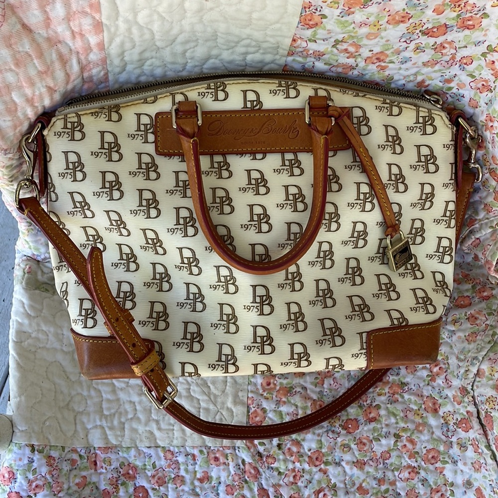 Dooney & Bourke Bag